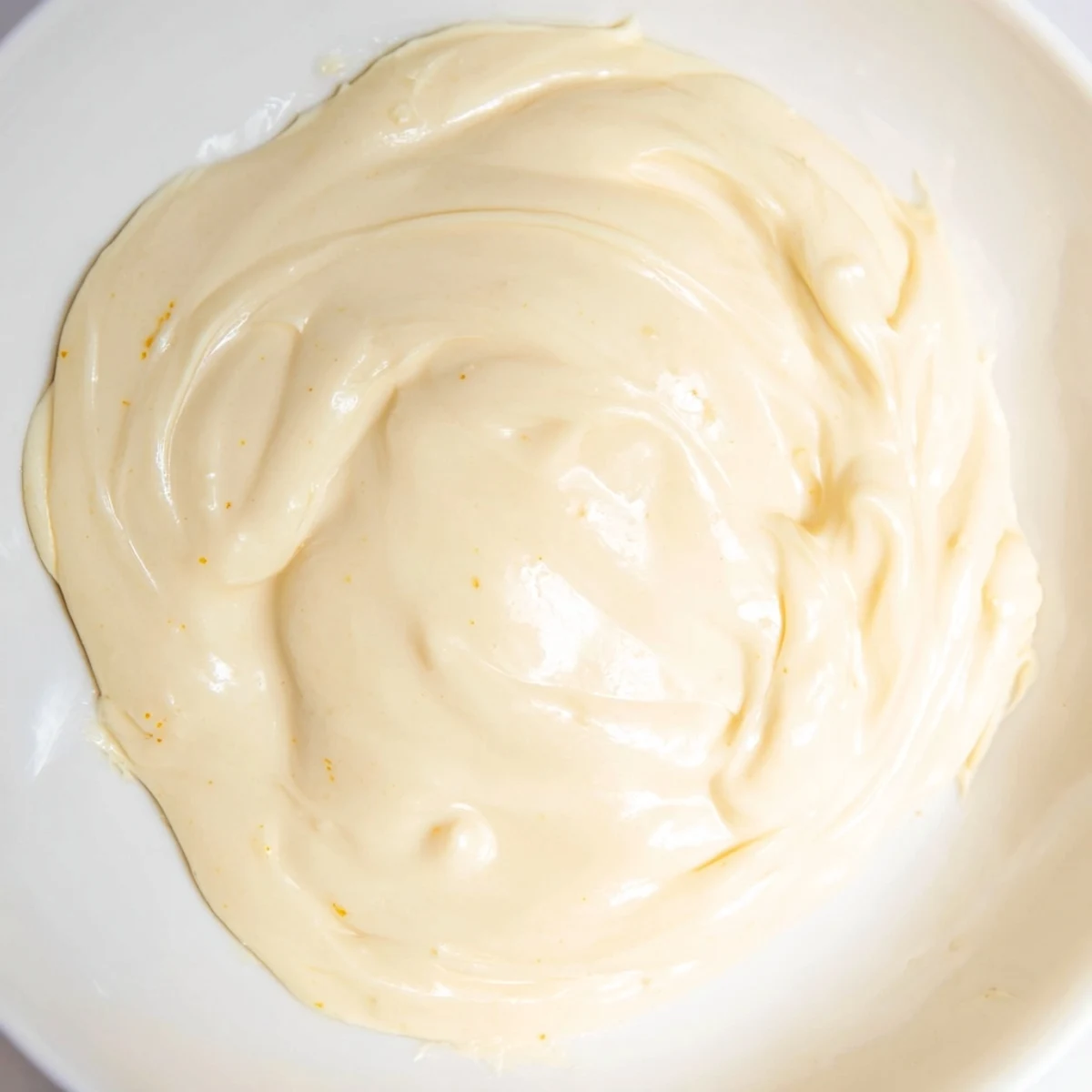 Creamy filling is a lush, smooth dessert filling, perfect for enriching your favorite layered cakes.